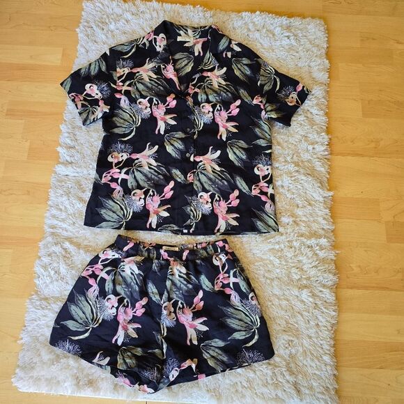 Aritzia Babaton Silk Button Down Blouse and Shorts Set XS 2  Coastal - Picture 12 of 12